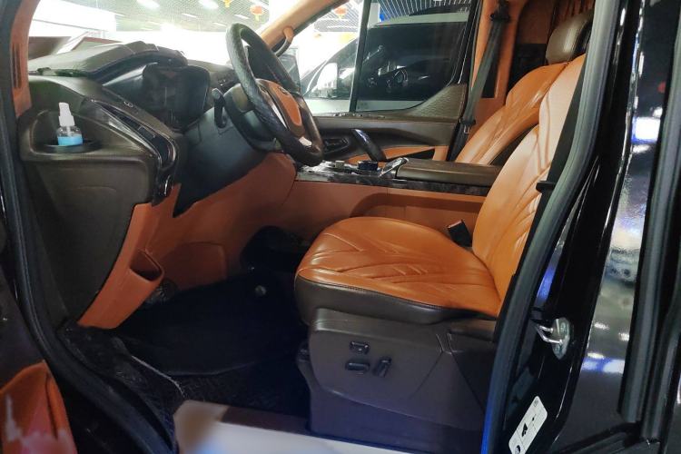 Used Ford Tourneo Custom 2022 2.0T Top-of-the-Line Version Left Front Seat