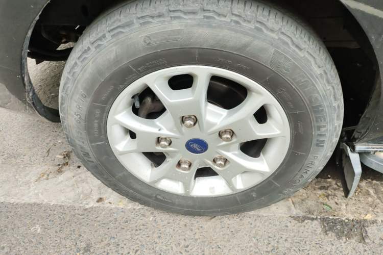 Used Ford Tourneo Custom 2020 2.0T Automatic Elite Edition China VI Standard Left Front Wheel Hub
