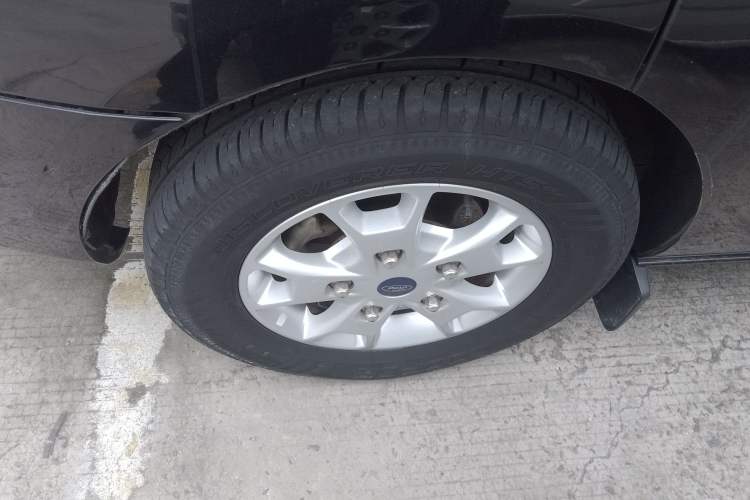 Used Ford Tourneo Custom 2020 2.0T Automatic Elite Edition China VI Standard Left Front Wheel Hub