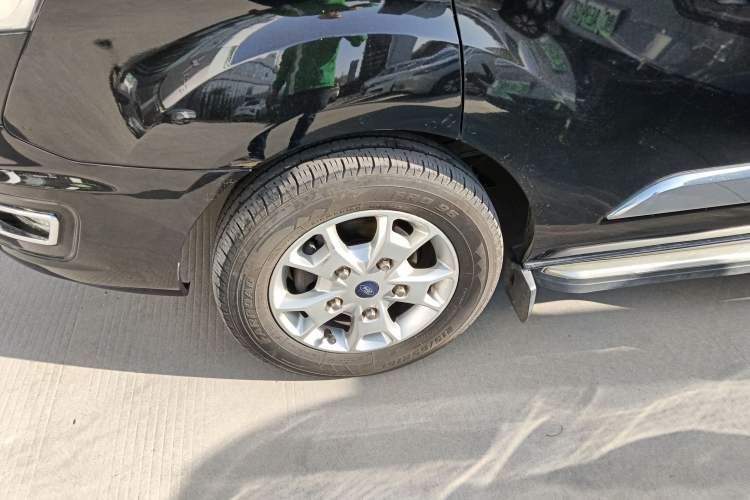 Used Ford Tourneo Custom 2020 2.0T Automatic Elite Edition China VI Standard Left Front Wheel Hub