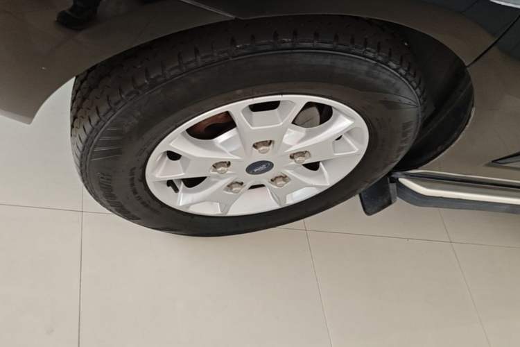 Used Ford Tourneo Custom 2020 2.0T Automatic Elite Edition China VI Standard Left Front Wheel Hub