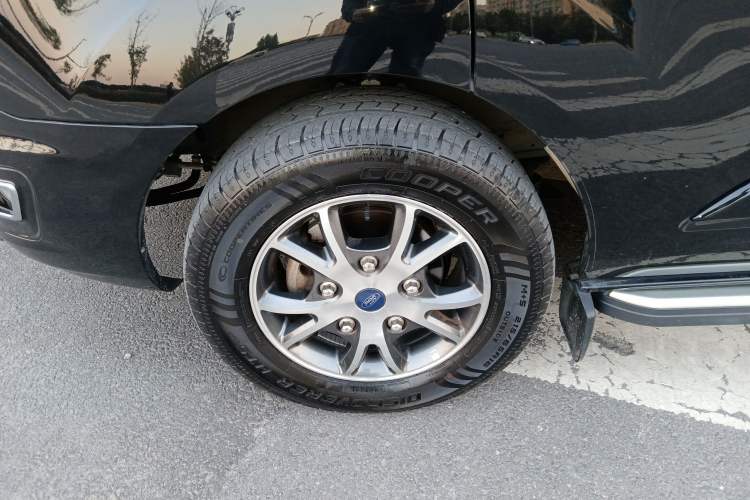 Used Ford Tourneo Custom 2020 2.0T Automatic Elite Version China VI Standard Left Front Wheel Hub