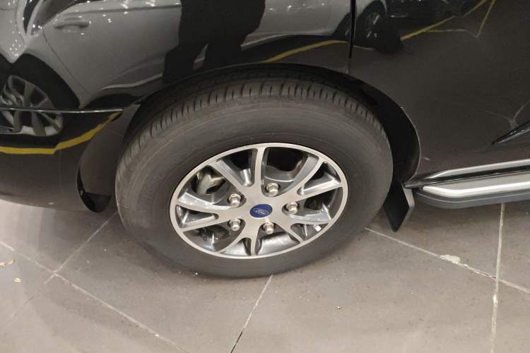 Used Ford Tourneo Custom 2020 2.0T Automatic Elite Edition China VI Standard Left Front Wheel Hub
