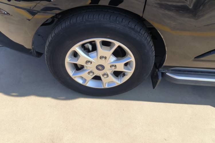 Used Ford Tourneo Custom 2020 2.0T Automatic Elite Edition China VI Standard Left Front Wheel Hub