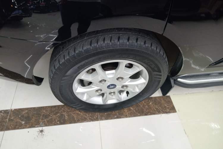 Used Ford Tourneo Custom 2020 2.0T Automatic Elite Edition China VI Standard Left Front Wheel Hub