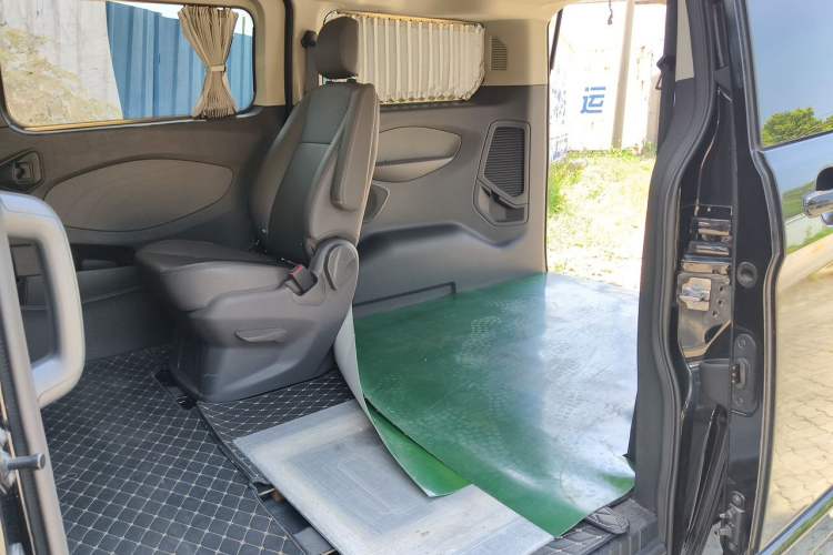 Used Ford Tourneo Custom 2020 2.0T Automatic Elite Edition China VI Standard Left Rear Seat