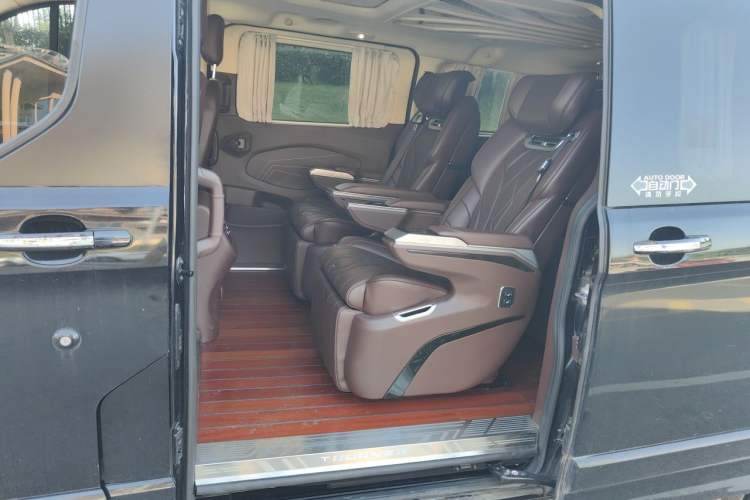 Used Ford Tourneo Custom 2020 2.0T Automatic Elite Version China VI Standard Left Rear Seat