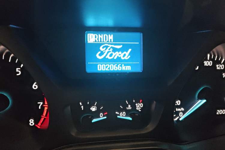 Used Ford Tourneo Custom 2020 2.0T Automatic Elite Edition China VI Standard Odometer Close Up