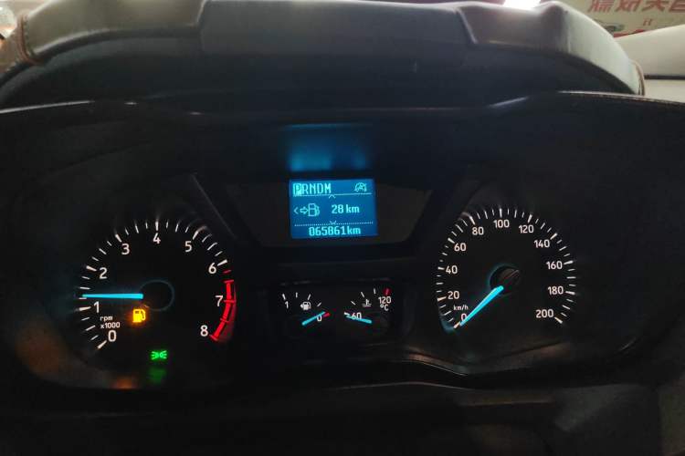 Used Ford Tourneo Custom 2022 2.0T Top-of-the-Line Version Odometer Close Up