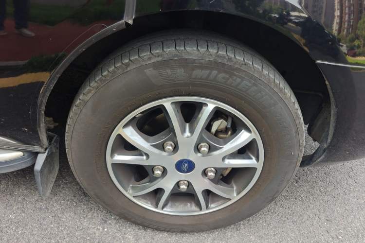 Used Ford Tourneo Custom 2020 2.0T Automatic Elite Version China VI Standard Right Front Wheel Hub