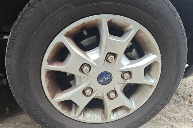 Used Ford Tourneo Custom 2020 2.0T Automatic Elite Edition China VI Standard Right Front Wheel Hub