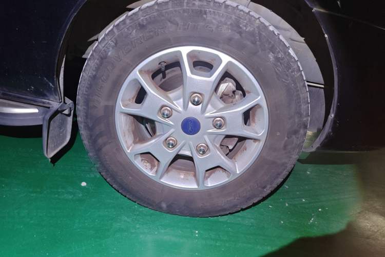 Used Ford Tourneo Custom 2020 Revised Version 2.0T Automatic Elite Edition Right Front Wheel Hub