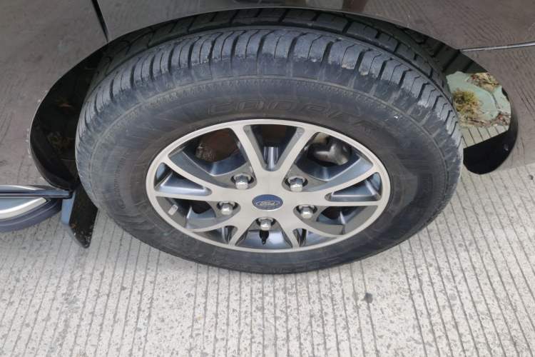 Used Ford Tourneo Custom 2020 2.0T Automatic Elite Version China VI Standard Right Front Wheel Hub
