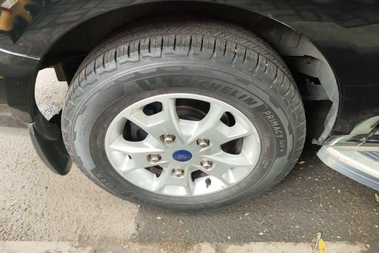 Used Ford Tourneo Custom 2020 2.0T Automatic Elite Edition China VI Standard Right Rear Wheel Hub