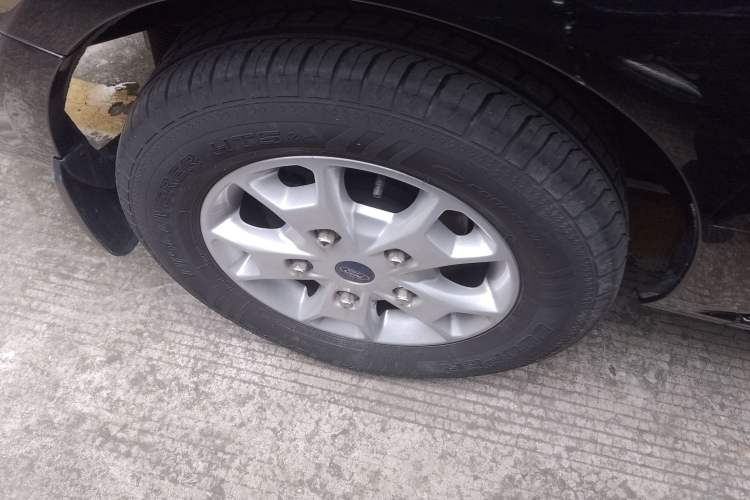 Used Ford Tourneo Custom 2020 2.0T Automatic Elite Edition China VI Standard Right Rear Wheel Hub
