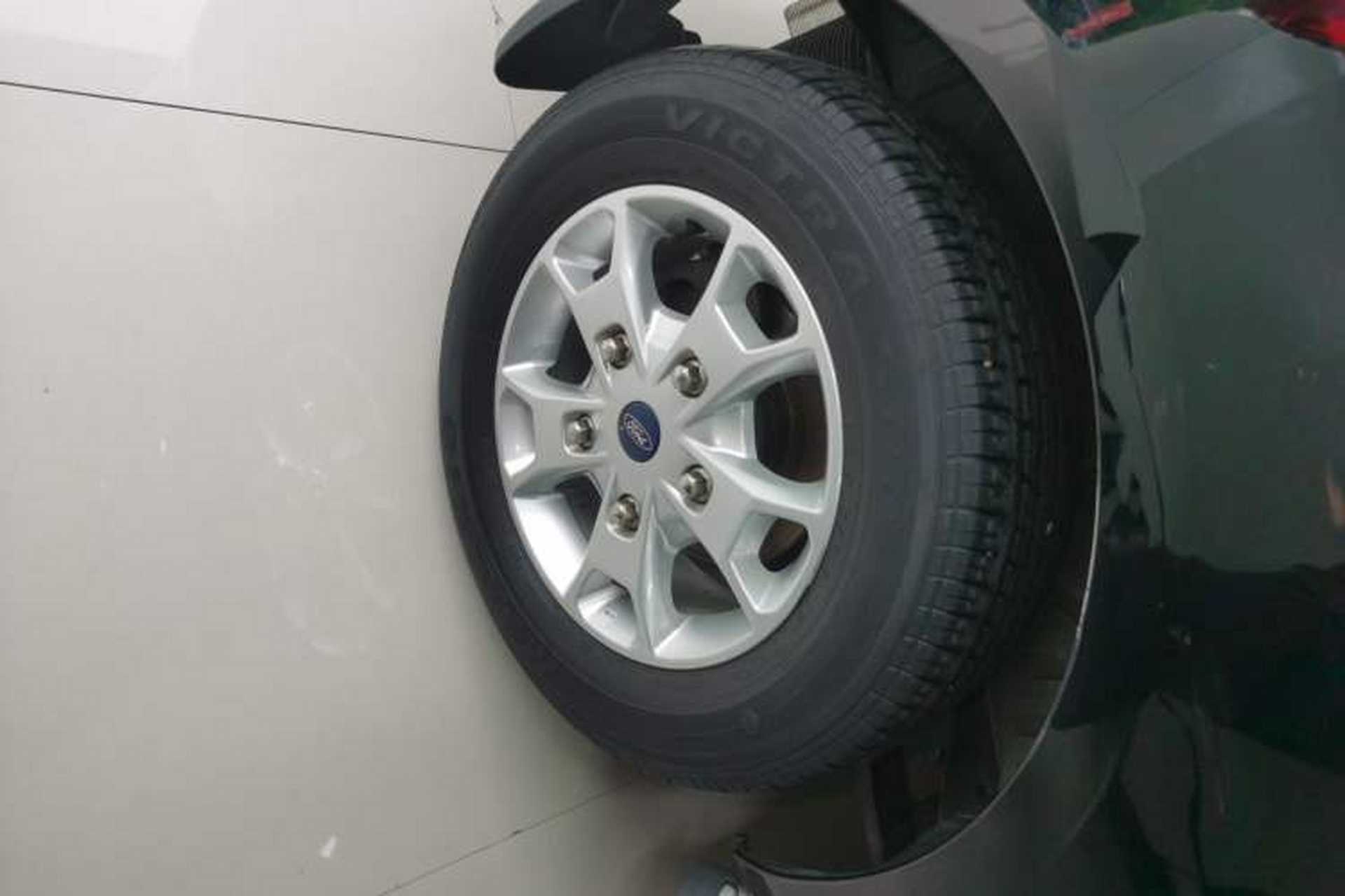 Used Ford Tourneo Custom 2020 2.0T Automatic Elite Edition China VI Standard Right Rear Wheel Hub