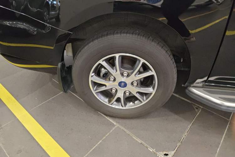 Used Ford Tourneo Custom 2020 2.0T Automatic Elite Edition China VI Standard Right Rear Wheel Hub