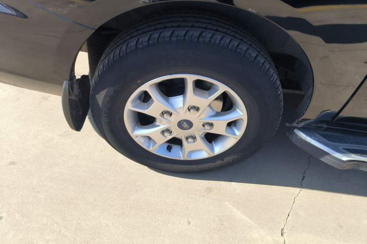Used Ford Tourneo Custom 2020 2.0T Automatic Elite Edition China VI Standard Right Rear Wheel Hub