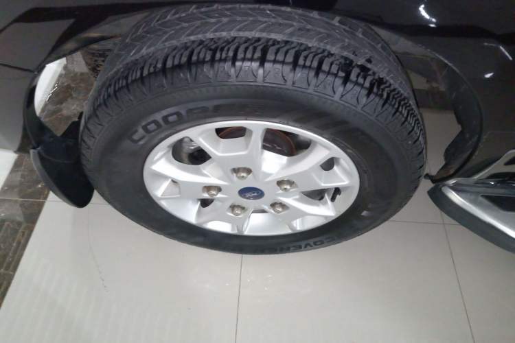 Used Ford Tourneo Custom 2020 2.0T Automatic Elite Edition China VI Standard Right Rear Wheel Hub