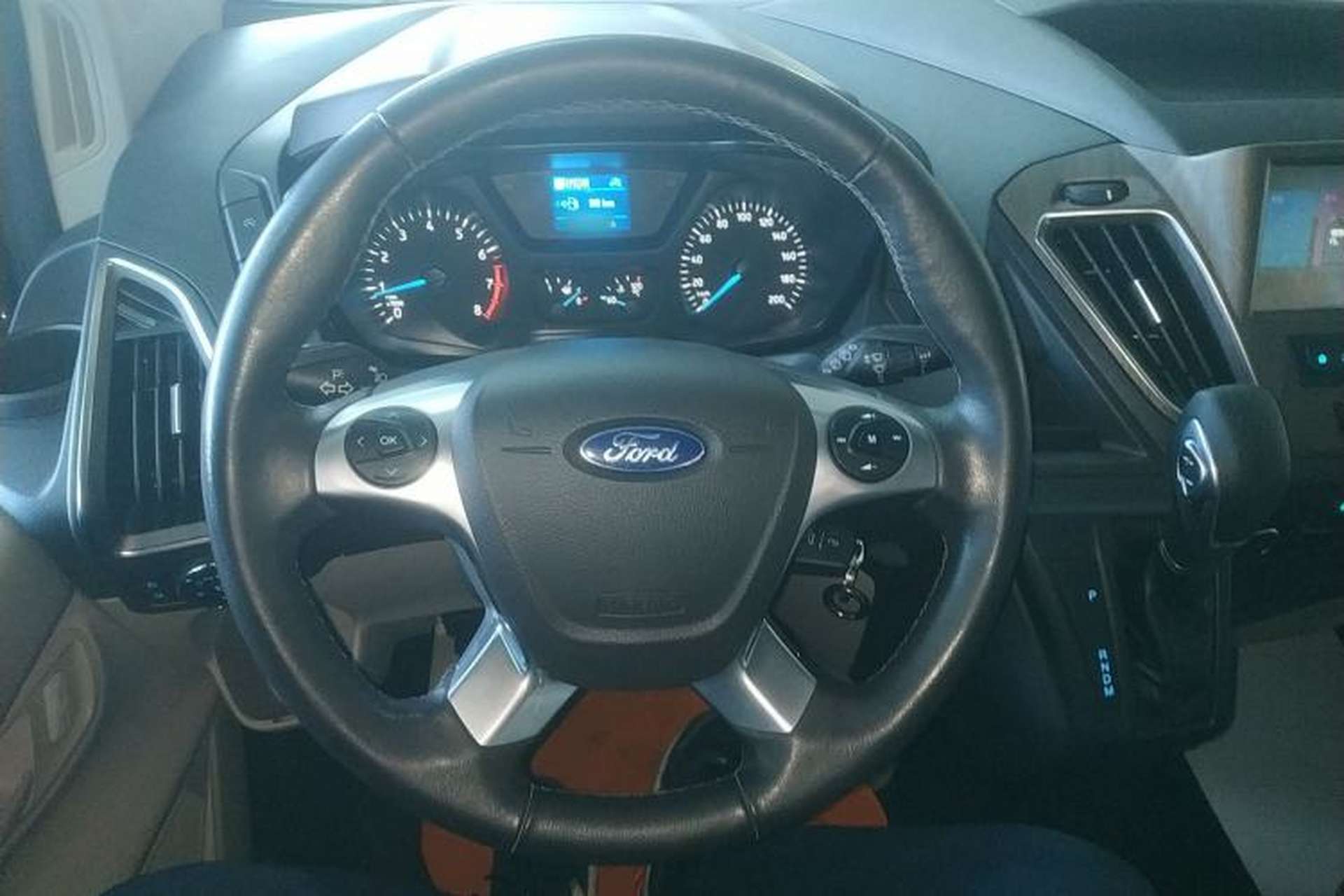 Used Ford Tourneo Custom 2020 2.0T Automatic Elite Edition China VI Standard Steering Wheel