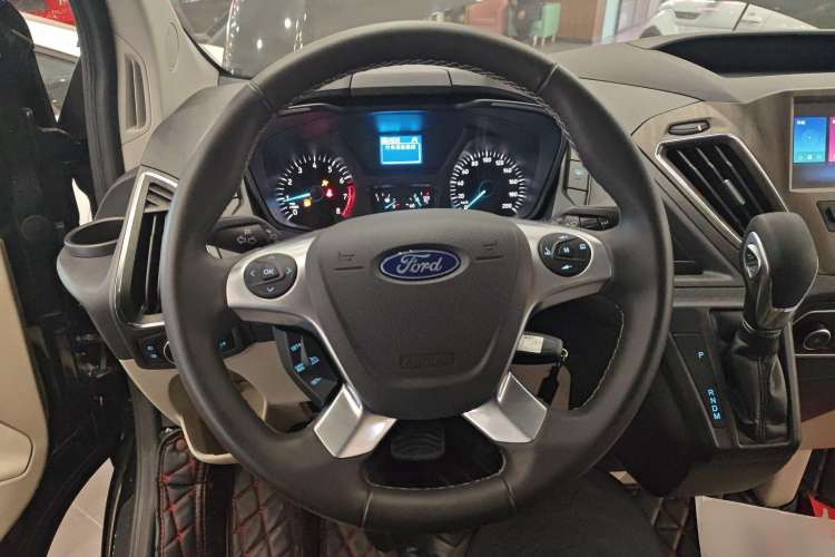 Used Ford Tourneo Custom 2020 2.0T Automatic Elite Edition China VI Standard Steering Wheel
