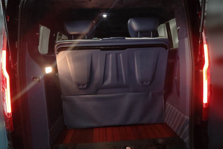 Used Ford Tourneo Custom 2020 2.0T Automatic Elite Edition China VI Standard Trunk