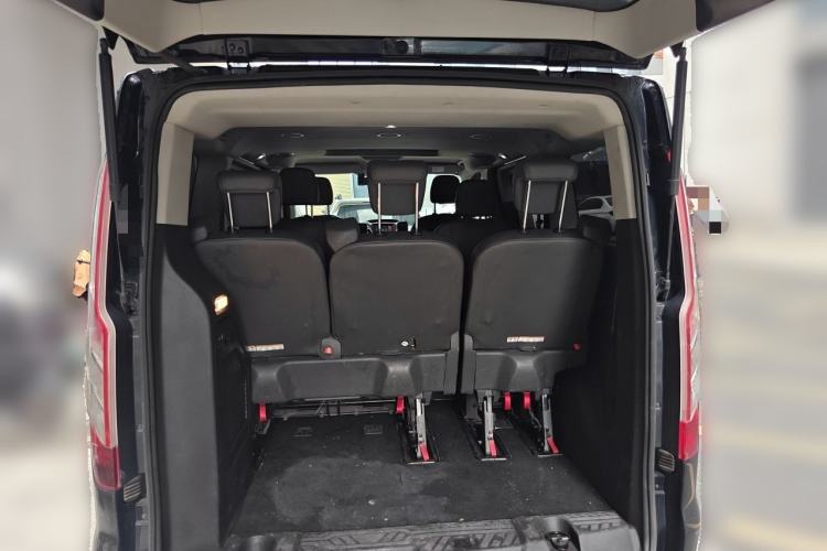 Used Ford Tourneo Custom 2020 2.0T Automatic Elite Edition China VI Standard Trunk