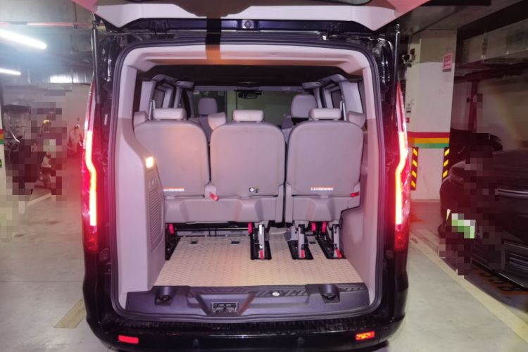 Used Ford Tourneo Custom 2020 2.0T Automatic Elite Edition China VI Standard Trunk