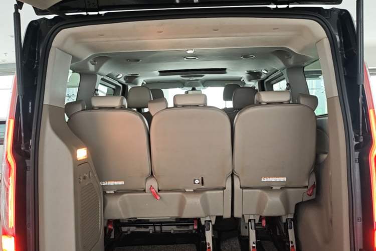Used Ford Tourneo Custom 2020 2.0T Automatic Elite Edition China VI Standard Trunk