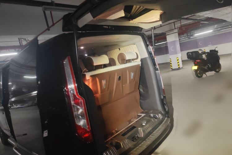 Used Ford Tourneo Custom 2020 2.0T Automatic Elite Edition China VI Standard Trunk