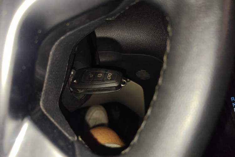 Used Ford Tourneo Custom 2020 2.0T Automatic Elite Edition China VI Standard Vehicle Key
