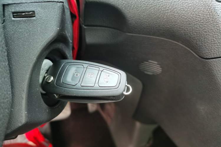 Used Ford Tourneo Custom 2020 2.0T Automatic Elite Version China VI Standard Vehicle Key