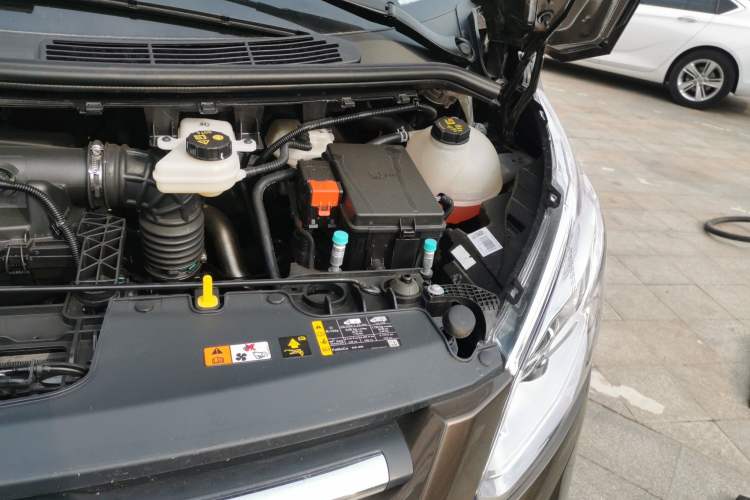 Used Ford Tourneo Custom 2020 2.0T Automatic Elite Edition China VI Standard Engine Bay Left