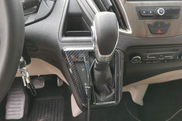 Used Ford Tourneo Custom 2020 2.0T Automatic Elite Edition China VI Standard Gear Lever