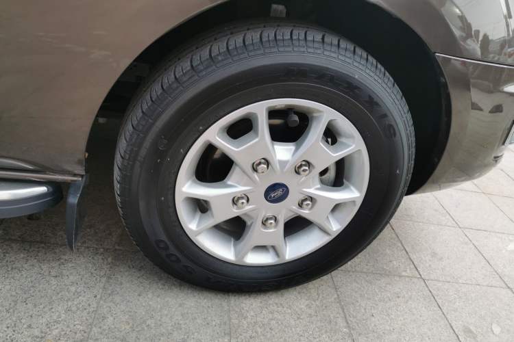 Used Ford Tourneo Custom 2020 2.0T Automatic Elite Edition China VI Standard Right Front Wheel Hub
