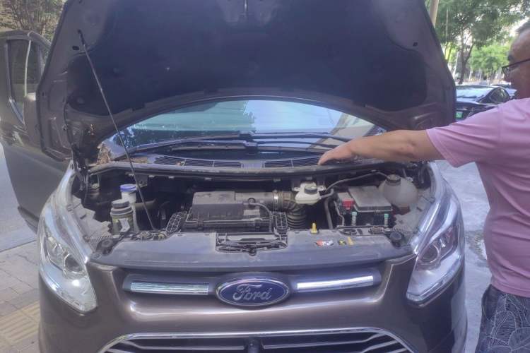 Used Ford Tourneo Custom 2020 2.0T Automatic Elite Edition China VI Standard Engine Bay
