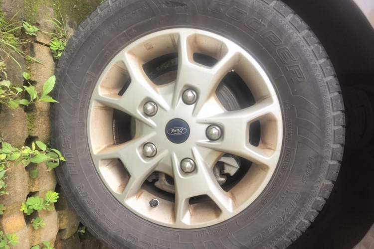 Used Ford Tourneo Custom 2020 2.0T Automatic Elite Edition China VI Standard Right Front Wheel Hub
