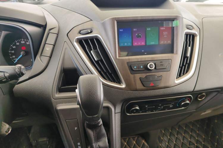 Used Ford Tourneo Custom 2020 Revised Version 2.0T Automatic – Elite Edition Audio And AC Panel
