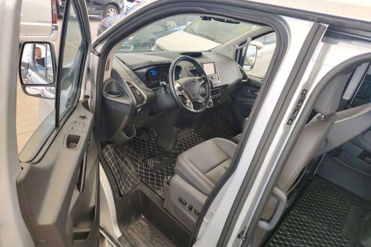 Used Ford Tourneo Custom 2020 Revised Version 2.0T Automatic – Elite Edition Driver Seat