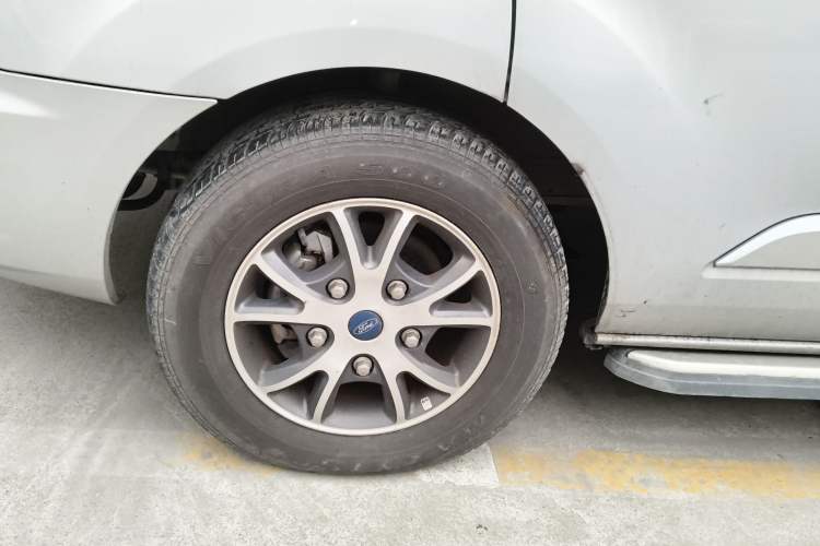 Used Ford Tourneo Custom 2020 Revised Version 2.0T Automatic – Elite Edition Left Front Wheel Hub