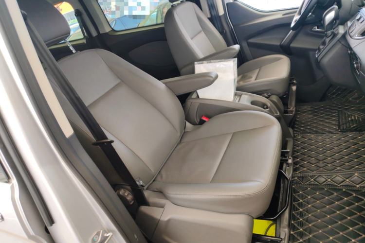 Used Ford Tourneo Custom 2020 Revised Version 2.0T Automatic – Elite Edition Right Front Seat