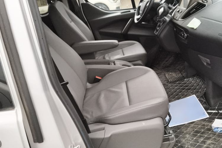 Used Ford Tourneo Custom 2020 Revised Version 2.0T Automatic – Elite Edition Right Front Seat