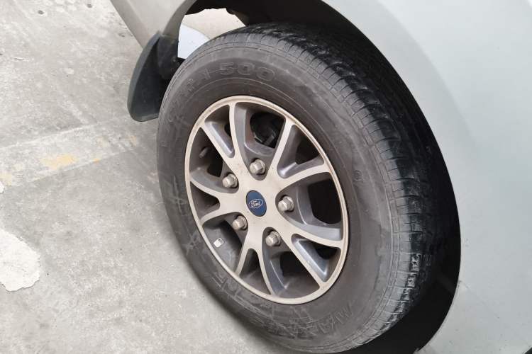 Used Ford Tourneo Custom 2020 Revised Version 2.0T Automatic – Elite Edition Right Rear Wheel Hub