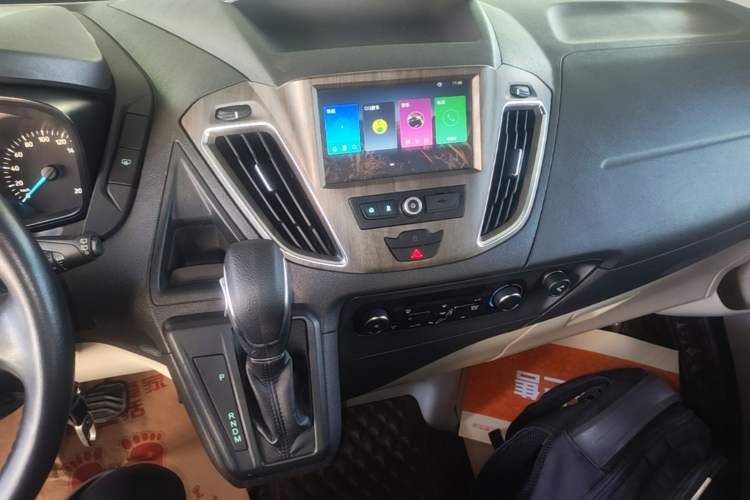 Used Ford Tourneo Custom 2020 2.0T Automatic Elite Edition China VI Standard Audio And AC Panel