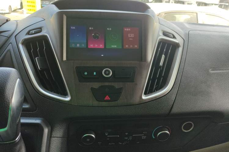 Used Ford Tourneo Custom 2020 2.0T Automatic Elite Edition China VI Standard Audio And AC Panel