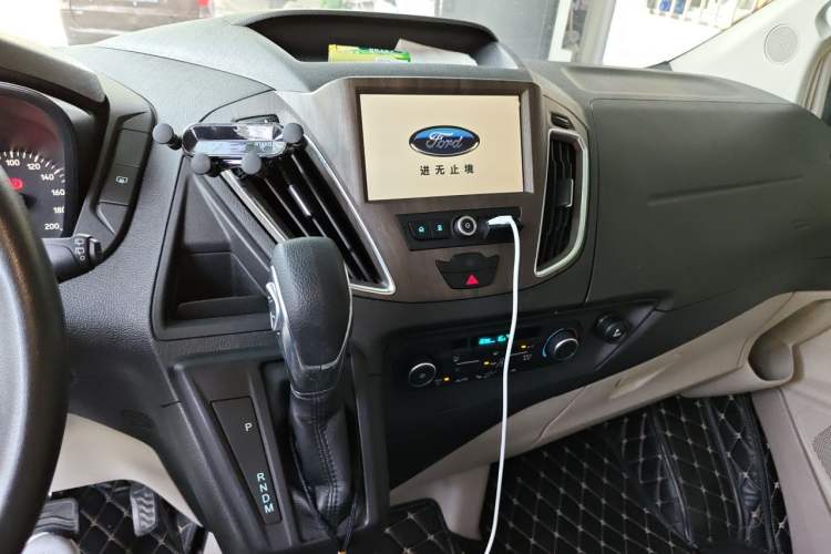 Used Ford Tourneo Custom 2020 Revised Version 2.0T Automatic Elite Edition Audio And AC Panel