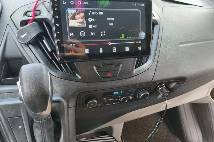 Used Ford Tourneo Custom 2020 2.0T Automatic Elite Edition China VI Standard Audio And AC Panel