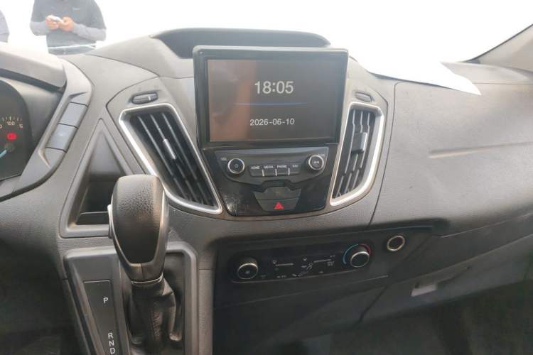 Used Ford Tourneo Custom 2020 Revised Version 2.0T Automatic Elite Edition Audio And AC Panel