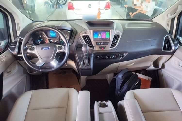 Used Ford Tourneo Custom 2020 2.0T Automatic Elite Edition China VI Standard Center Console