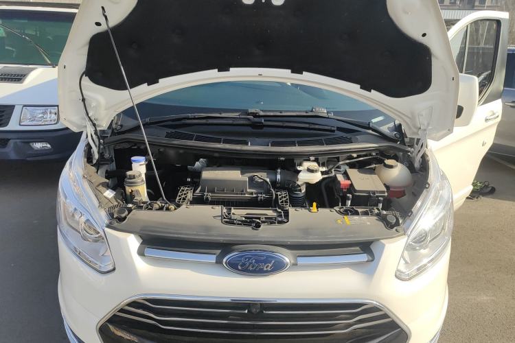 Used Ford Tourneo Custom 2020 2.0T Automatic Elite Version China VI Standard Engine Bay